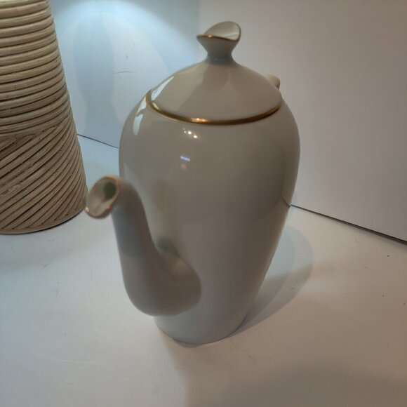 B & G Gold and Ivory Teapot 8 1/2" Tall, Copenhagen Denmark, EST 1853 Vintage - Picture 2 of 6